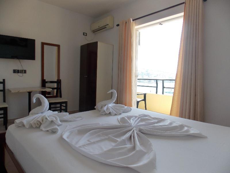 Hotel Real Саранда Экстерьер фото
